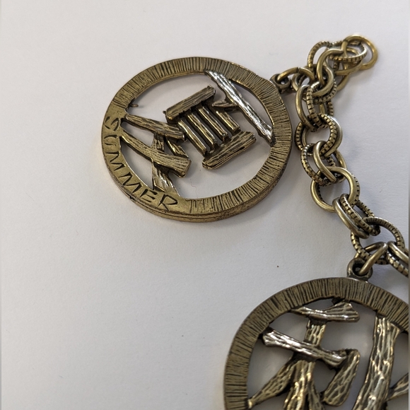 VTG SIGNED B.S.K.© GOLD TONE LARGE 4 SEASON CHARM BRACELET - Picture 2 of 11